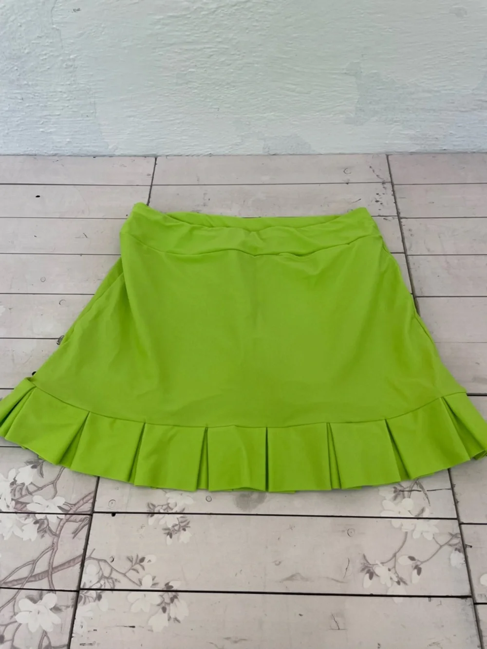 Tzu Tzu Lime Green Pleated Hem Mini Skirt - Picture 2 of 7
